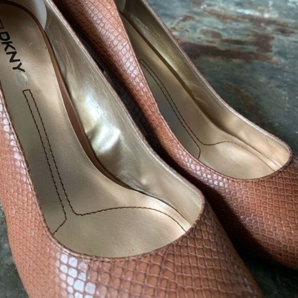 DKNY Tan Camel High Heels Snakeskin Size 10 - Picture 3 of 9
